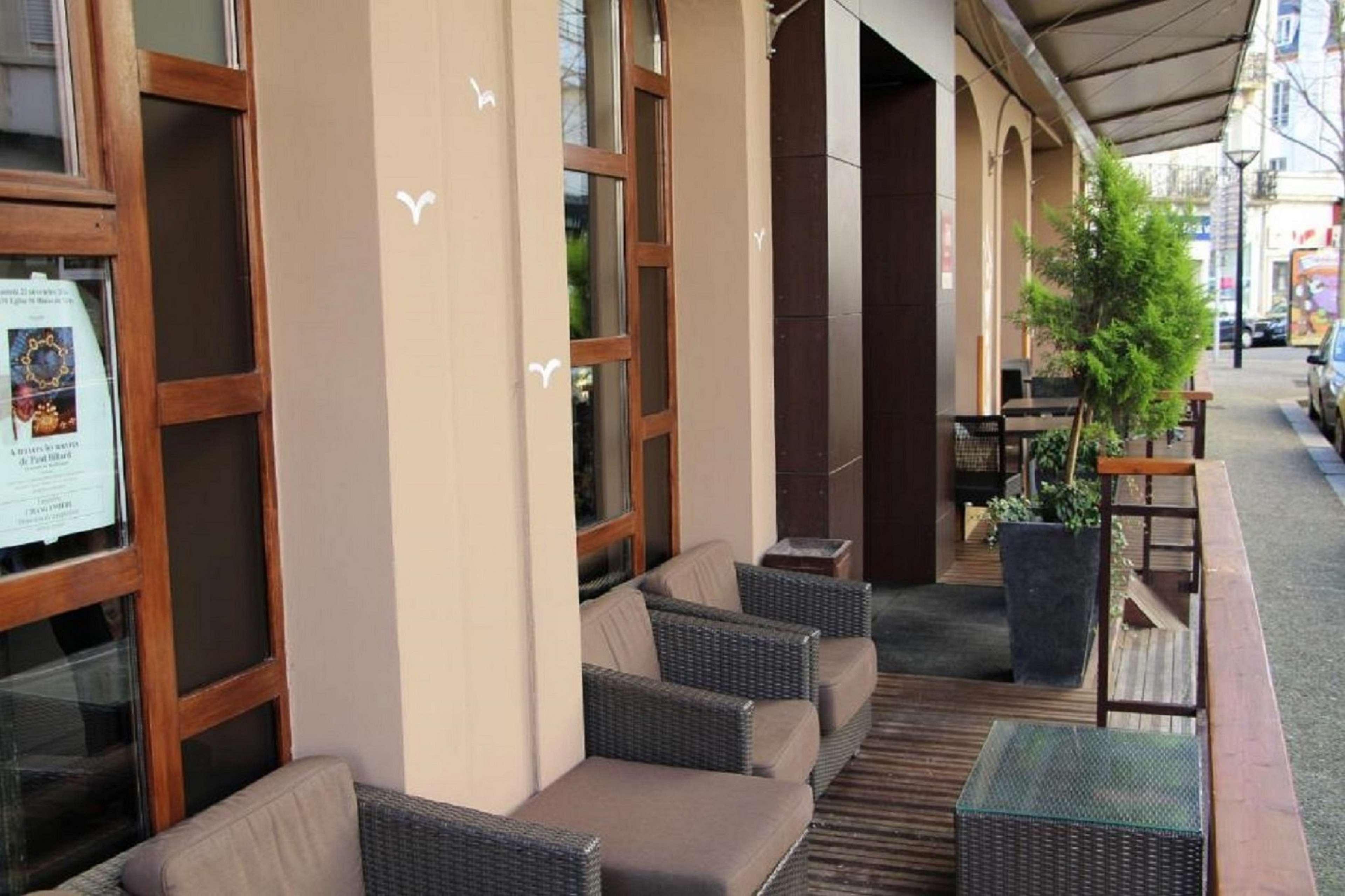 Kyriad Restaurant Centre Spa Vichy Kültér fotó
